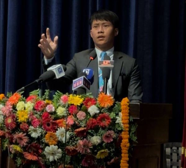 एलिना चौहानलाई फेसबुकमा जथाभावी लेख्ने कवी गुन्जन राई पक्राउ